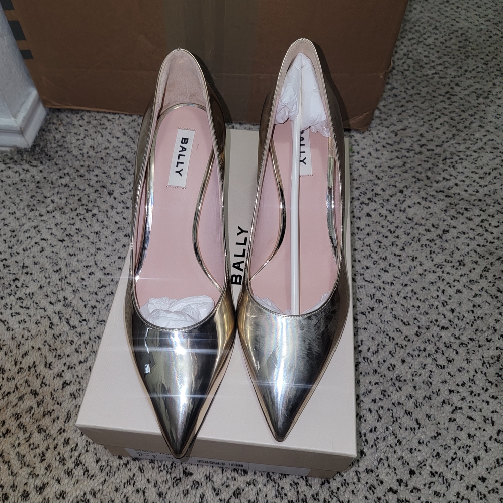 Bally Women's Silver Pumps